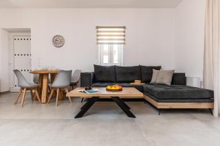 Marble Arch Apartments - Naxos Chora - 4