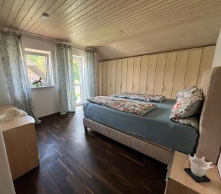 Lichtdurchflutete 130qm Wohnung - 1