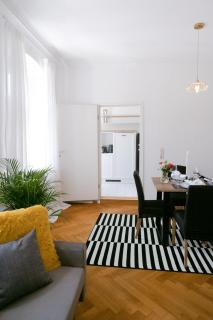 BELLA - Business&Family - 2 Zimmer direkt neben Schloß, Parkplatz, SmartTV, Netflix, Waschmaschine, 24h Checkin, 71qm, Kingsizebett, Hotelbettwäsche - 4