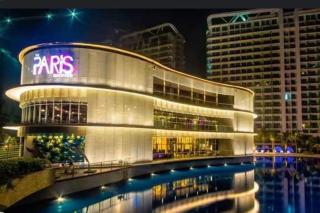 Staycation with Wave Pool at Azure Urban Residence - Manila - 4