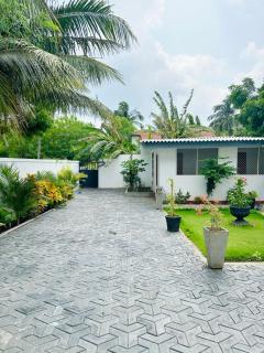 Sunflowers Canada House - Jaffna - 8