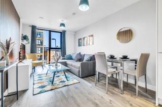 City Centre Emerald Escape - SLEEPS-6, 2BEDS & 2BATHS , NETFLIX , FREE INTERNET - Birmingham - 4