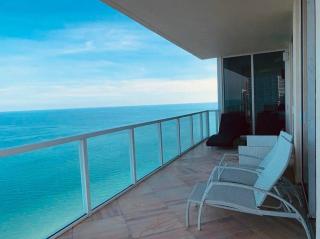 Luxurious ocean front panoramic ocean and city view - Sunny Isles Beach - 0