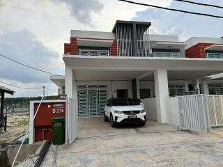 Acik Homestay - Pokok Sena - 0