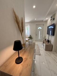 Radoncic Apartment - Bar - 4