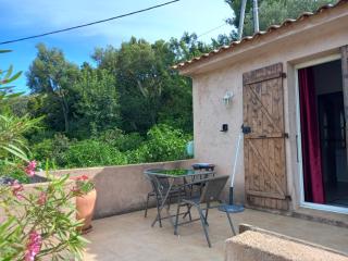 mini villa studio 1 pièce 21 m2 pour 2 personnes piscine partagée climatisation - 3