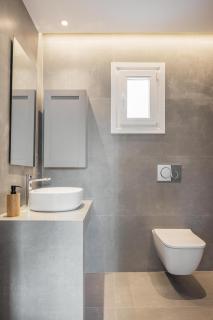 Minimalist apartment near the airport and the city center - Kanálion - 2