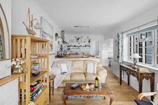 The Boathouse - Panoramic Sea View Retreat, near Town, Marina & Beach, with Parking - 2