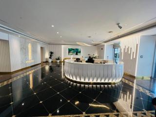 Sea view 1 BR Flat, Luxury amenities, Near Beach & Club with FREE Parking in Dubai Marina - 9