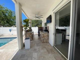 Luxury Home W Heated Pool & Spa Near IMG & Siesta Key Beach - Bradenton - 6