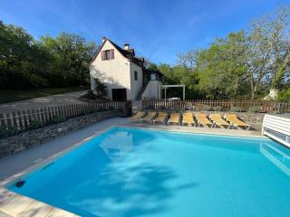 Gîte vue imprenable Vallée du Lot, piscine privée - Calvignac - 0