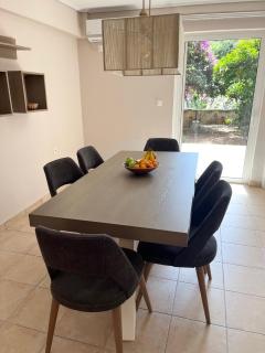 Vouliagmeni 2bed garden flat - 4