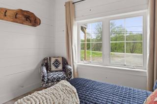 Charming & Freshly Restored Farmhouse 1 mile from center of Stowe - Stowe - 4