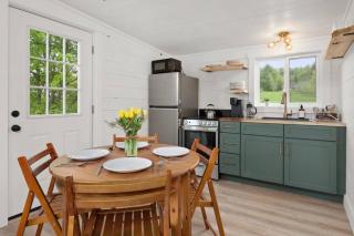 Charming & Freshly Restored Farmhouse 1 mile from center of Stowe - Stowe - 2