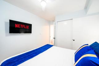 Beachside Luxury 4BR Arcade Fun Ocean Views - Manhattan Beach - 9