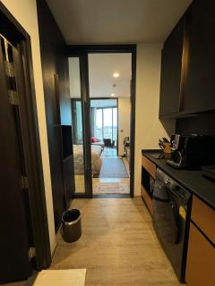 Luxury Edge Central Pattaya - 4