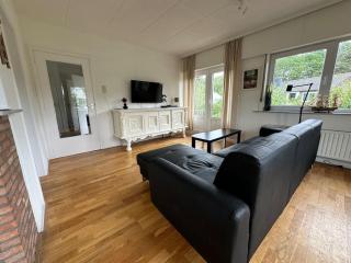 Wohnung erstes OG - lichtdurchflutet und modern - 0