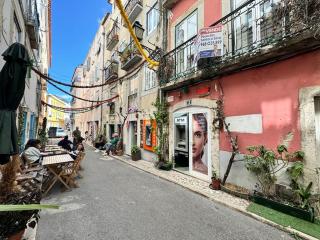 Botanique Studio - up to 3 by Homeful Homes - 4