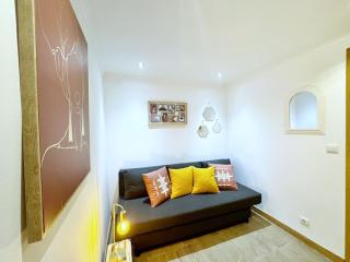 Botanique Studio - up to 3 by Homeful Homes - 3