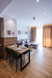 Blutique Apartments & Balconies - Golem - 0