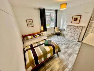 Aldgate East Rooms R2 - 0