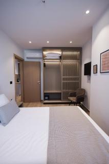 Blutique Apartments & Balconies - Golem - 5
