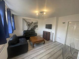 Spacious En-suite Ground Floor Bedroom - Manchester - 8