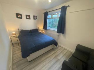 Spacious En-suite Ground Floor Bedroom - Manchester - 0
