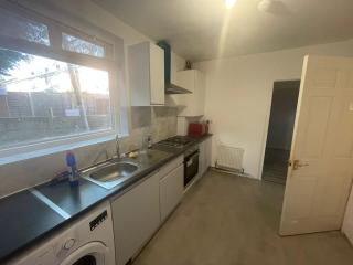 Spacious En-suite Ground Floor Bedroom - Manchester - 4