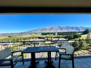 Terrace Downs 2 Bedroom Apartment - Windwhistle - 9