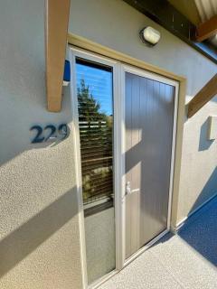 Terrace Downs 2 Bedroom Apartment - Windwhistle - 8