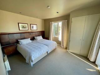 Terrace Downs 2 Bedroom Apartment - Windwhistle - 6