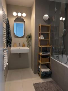 Luxury Apartment in SkyPark Residence, 26th floor - Castle view, Parking free - Bratislava - 1