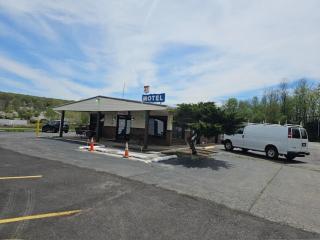 Motel 81 - - 9