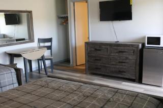 Motel 81 - - 6