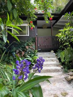 Tahitian Pirates House - Moorea - 2