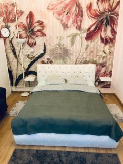 Lovely flowers apartman in downtown - Budapest - 7