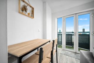 2 Bedroom Apartment With Balcony - FREE PARKING - Birmingham - 4