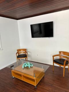 Cozy Studio with cool outdoor seating area - Los Angeles - 9