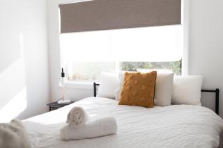 North Central Spacious Charmer - Walk to GV Health - Shepparton - 4