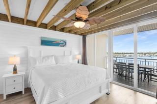 St John - Downtown Waterfront Penthouse Pool Parking Dock - Key West - 2