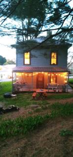 1800's Victorian Patriot House - - 8