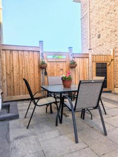 Urban Haven: 2BR/2BA+Office, Kitchen, Dining - Newcastle - 9
