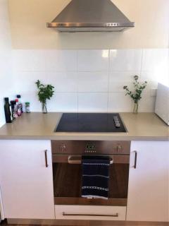 Best Value Holiday Home close to CBD - - 9