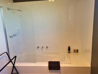 Best Value Holiday Home close to CBD - - 7