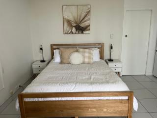 Indulge Beachfront at Dolphin Heads Resort - Lousha Bach - Eimeo - 7