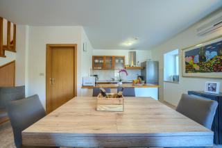 Villa Bonaca Cozy Family & Friends Retreat with Heated Pool - 5