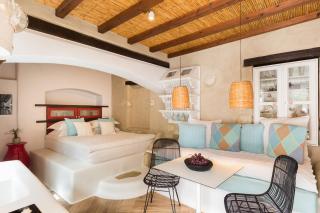 Kallos Villas & Suites - Naxos Chora - 1