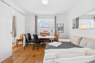 Huge Apartment - Best Location - Large Patio - Reykjavik - 7