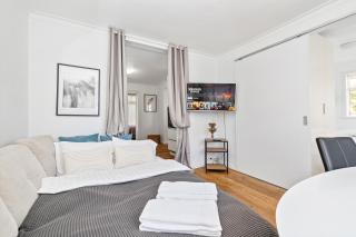 Huge Apartment - Best Location - Large Patio - Reykjavik - 1